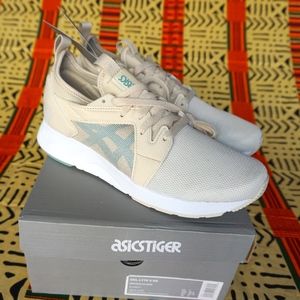 Athleisure/Workout Sneakers: GEL-Lyte V RB